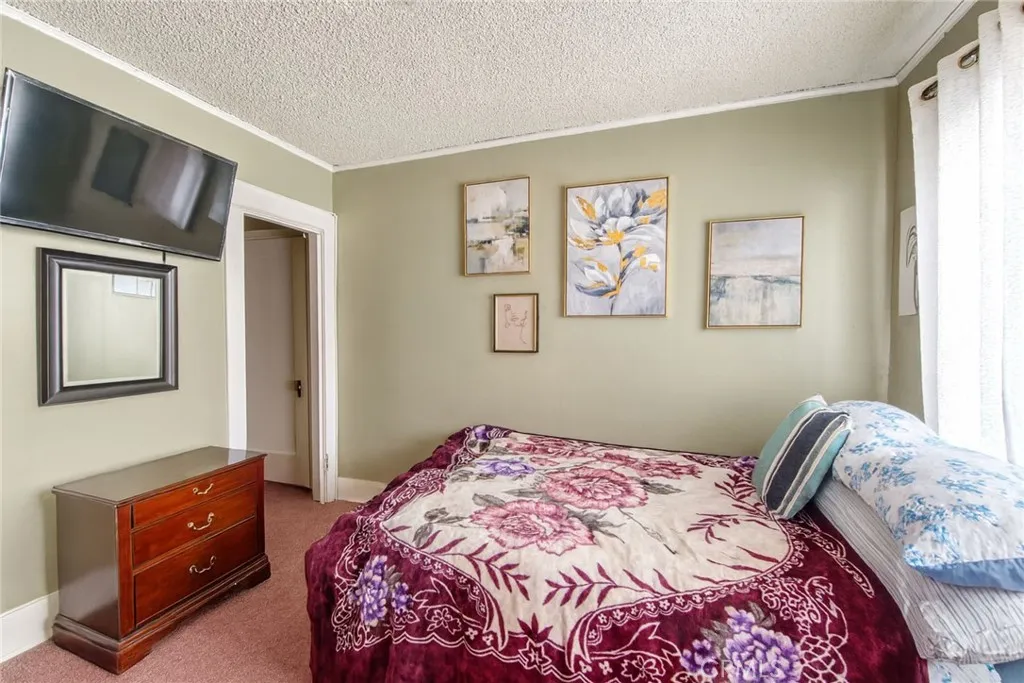 3982 S Gramercy, Los Angeles, California 90062 home-pic-17