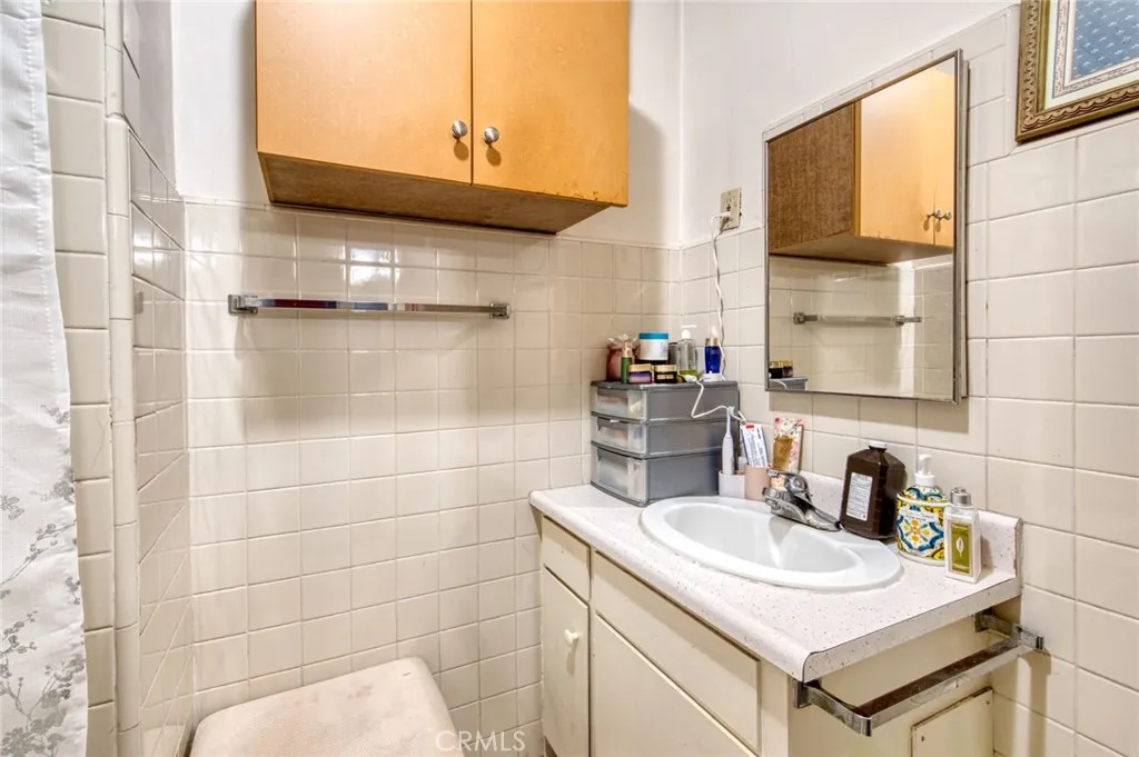 3982 S Gramercy, Los Angeles, California 90062 home-pic-6