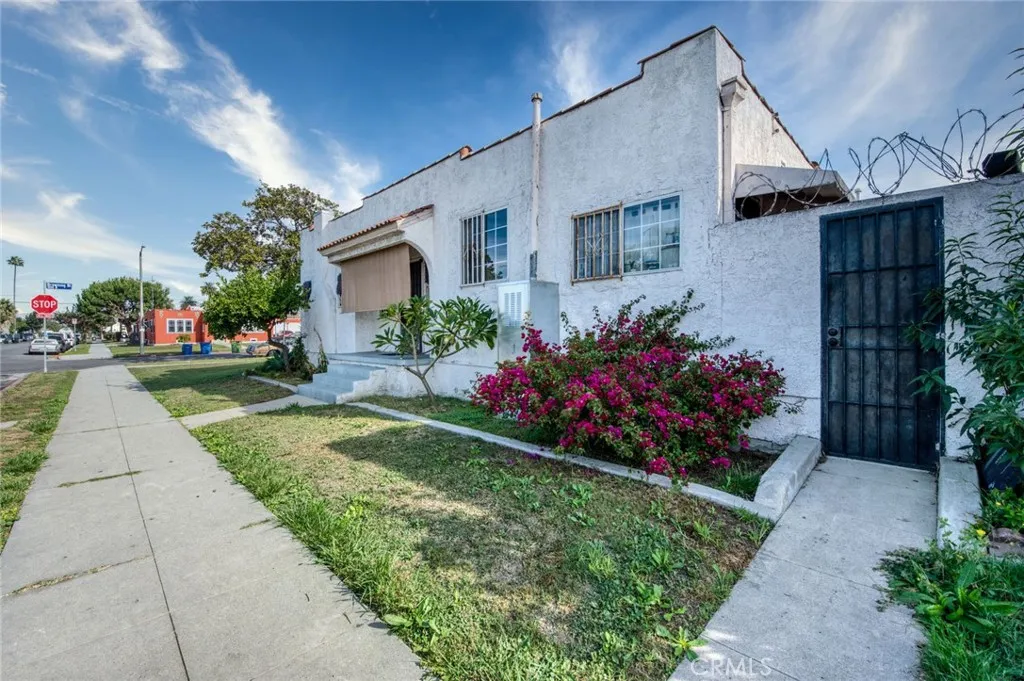 3982 S Gramercy, Los Angeles, California 90062 home-pic-22