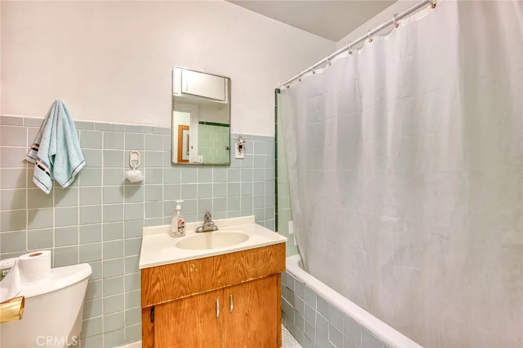3982 S Gramercy, Los Angeles, California 90062 home-pic-12