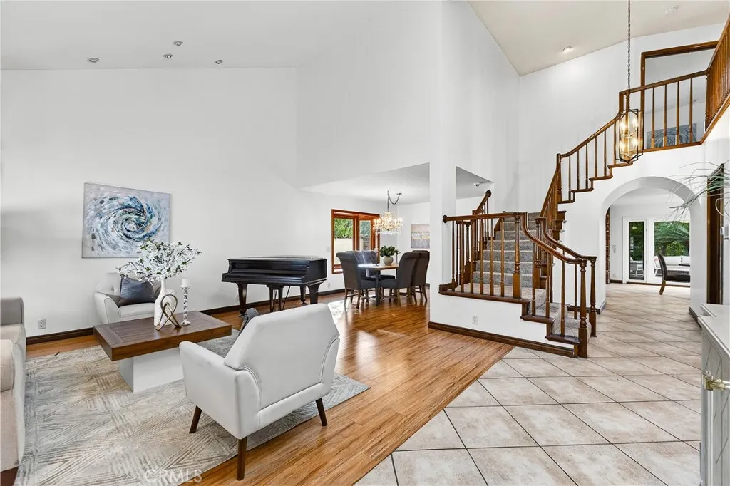 663 Lausinda Avenue, Long Beach, California 90803 home-pic-4
