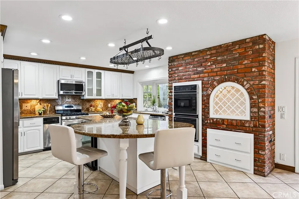 663 Lausinda Avenue, Long Beach, California 90803 home-pic-13