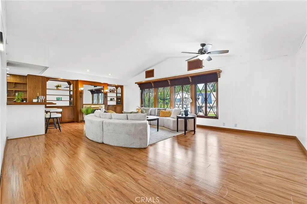 663 Lausinda Avenue, Long Beach, California 90803 home-pic-19