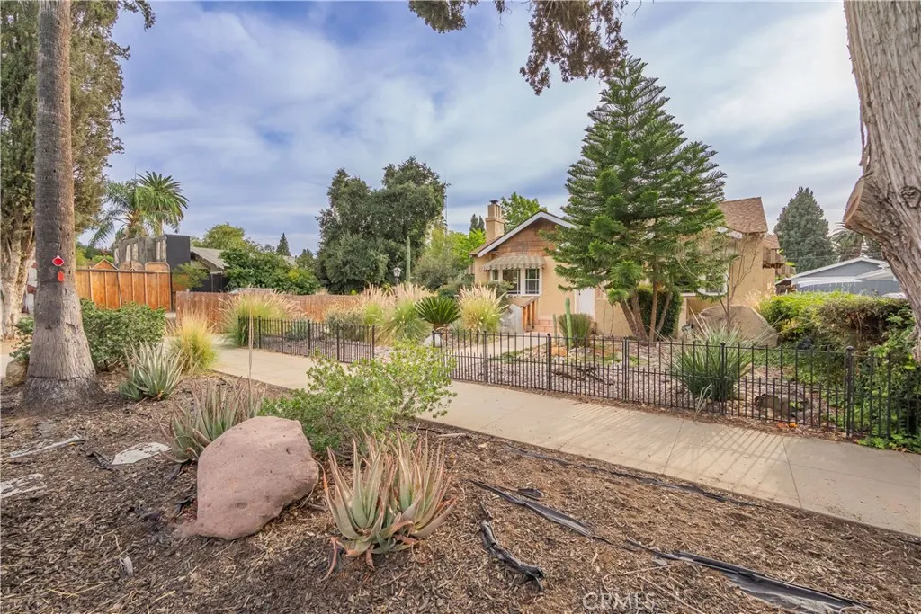 4008 Bandini, Riverside, California 92506 home-pic-7