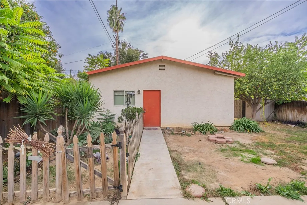 4008 Bandini, Riverside, California 92506 home-pic-37