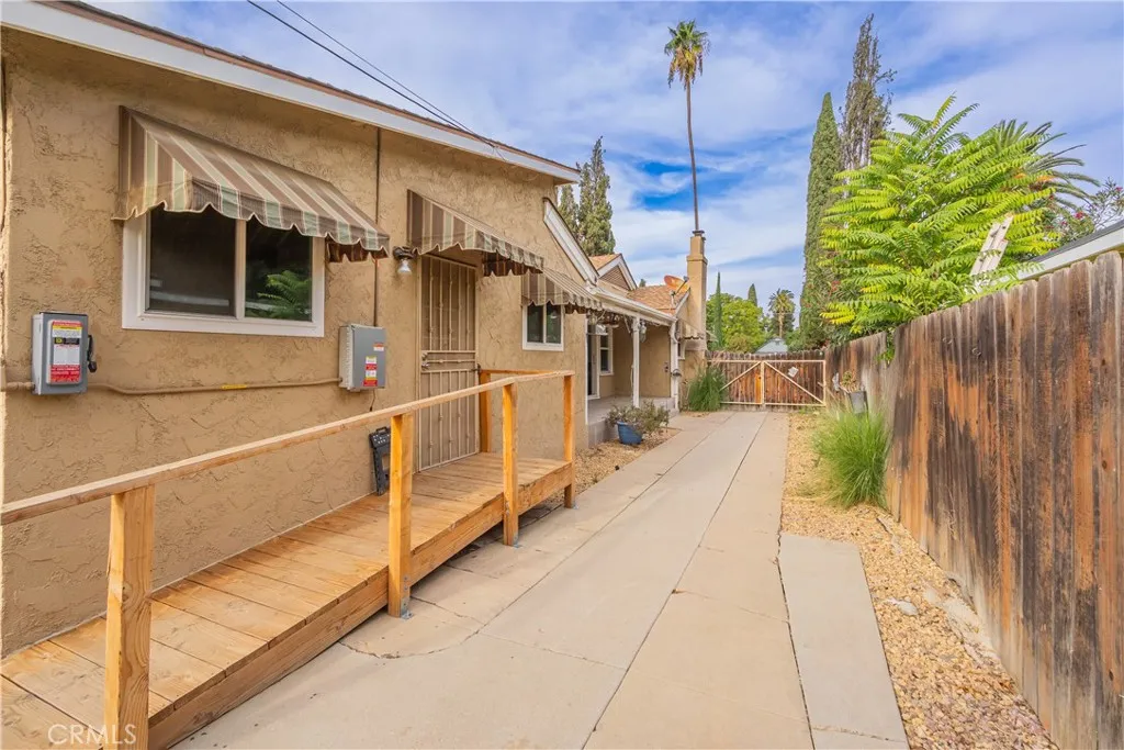 4008 Bandini, Riverside, California 92506 home-pic-36