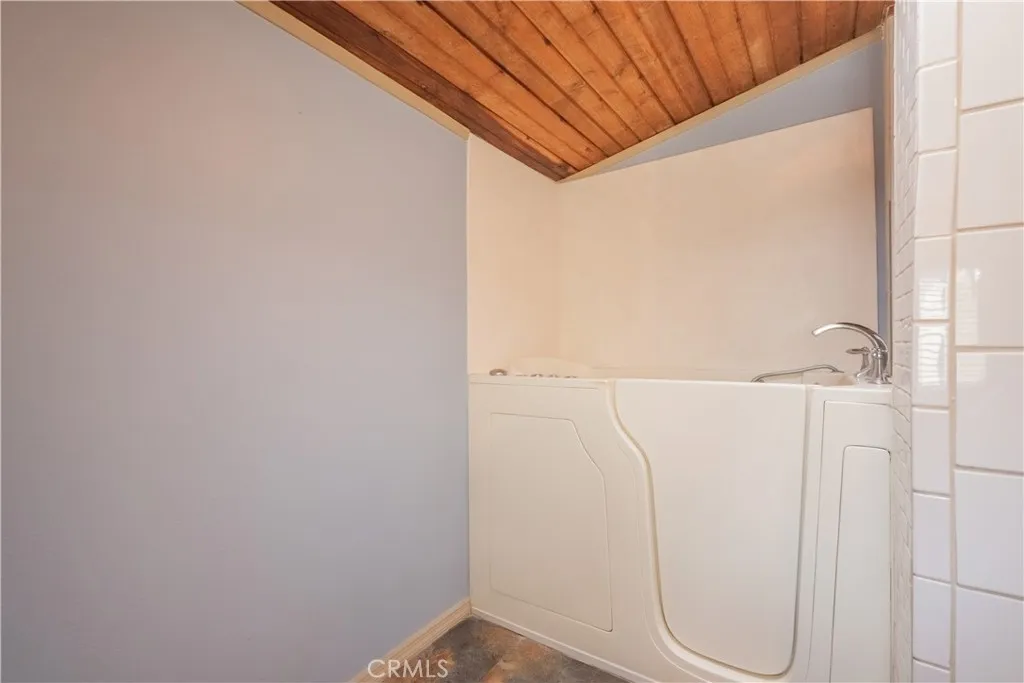 4008 Bandini, Riverside, California 92506 home-pic-24