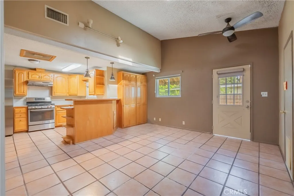 4008 Bandini, Riverside, California 92506 home-pic-19