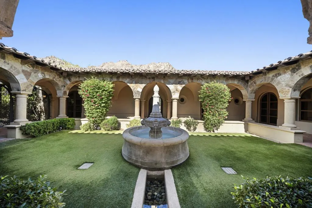 49518 Hidden Valley Trail N, Indian Wells, California 92210 home-pic-6