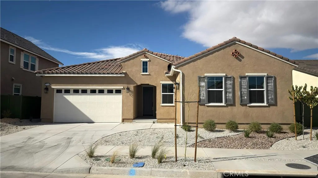 6438 Castle Crags Avenue, Hesperia, California 92345 home-pic-0
