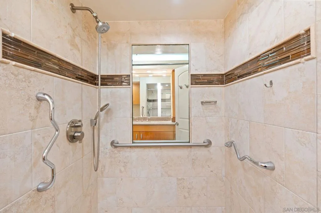 1820 Avenida Del Mundo 1504, Coronado, California 92118 home-pic-17