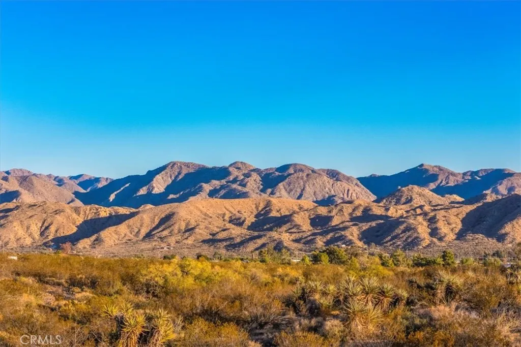 9467 N Star, Morongo Valley, California 92256 home-pic-40
