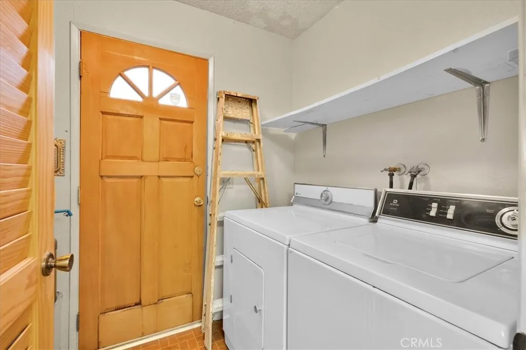 9467 N Star, Morongo Valley, California 92256 home-pic-27