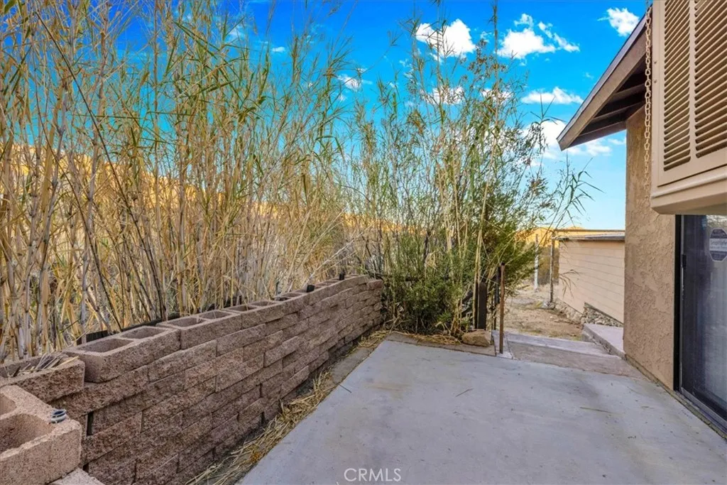9467 N Star, Morongo Valley, California 92256 home-pic-30