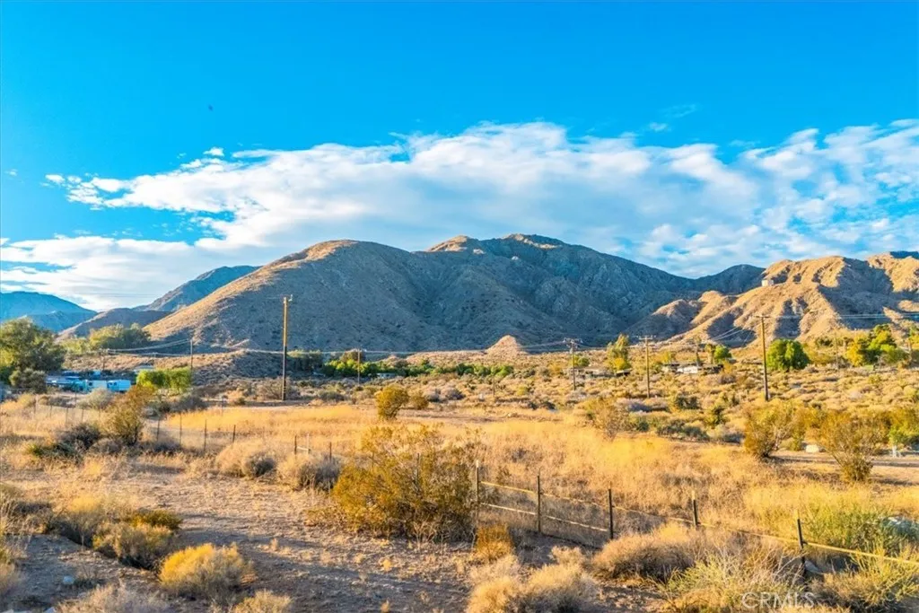 9467 N Star, Morongo Valley, California 92256 home-pic-37