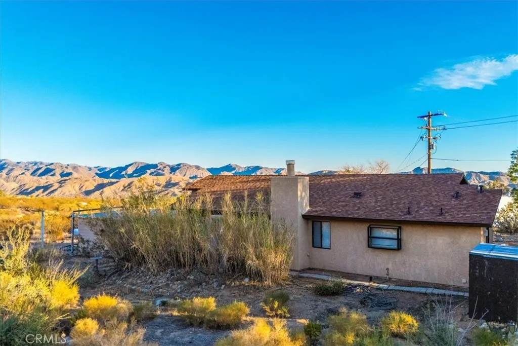 9467 N Star, Morongo Valley, California 92256 home-pic-42