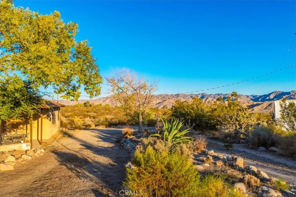 9467 N Star, Morongo Valley, California 92256 home-pic-47