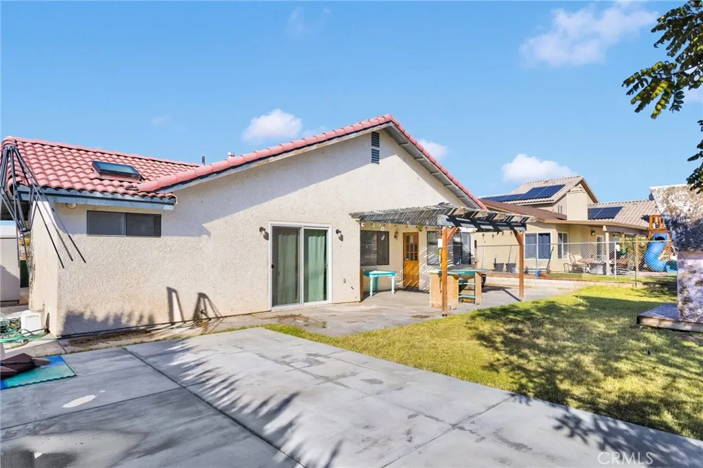27325 Strawberry, Helendale, California 92342 home-pic-37