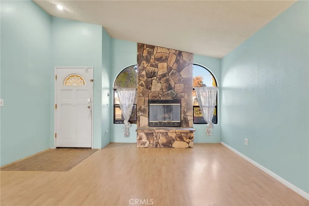 27325 Strawberry, Helendale, California 92342 home-pic-9