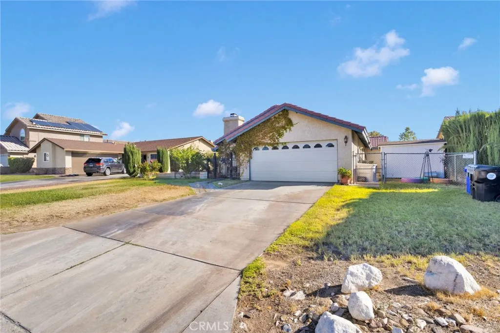 27325 Strawberry, Helendale, California 92342 home-pic-2