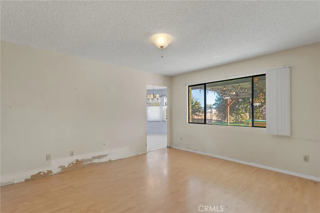 27325 Strawberry, Helendale, California 92342 home-pic-13