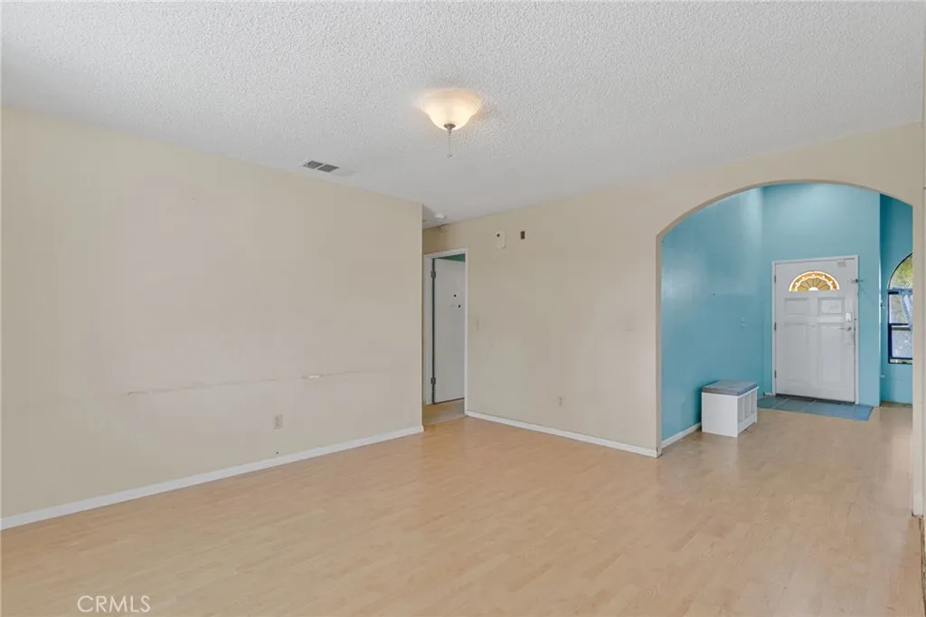 27325 Strawberry, Helendale, California 92342 home-pic-15
