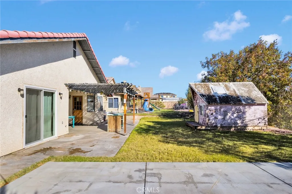 27325 Strawberry, Helendale, California 92342 home-pic-38