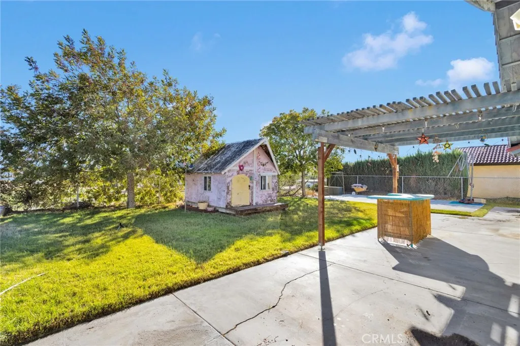 27325 Strawberry, Helendale, California 92342 home-pic-35