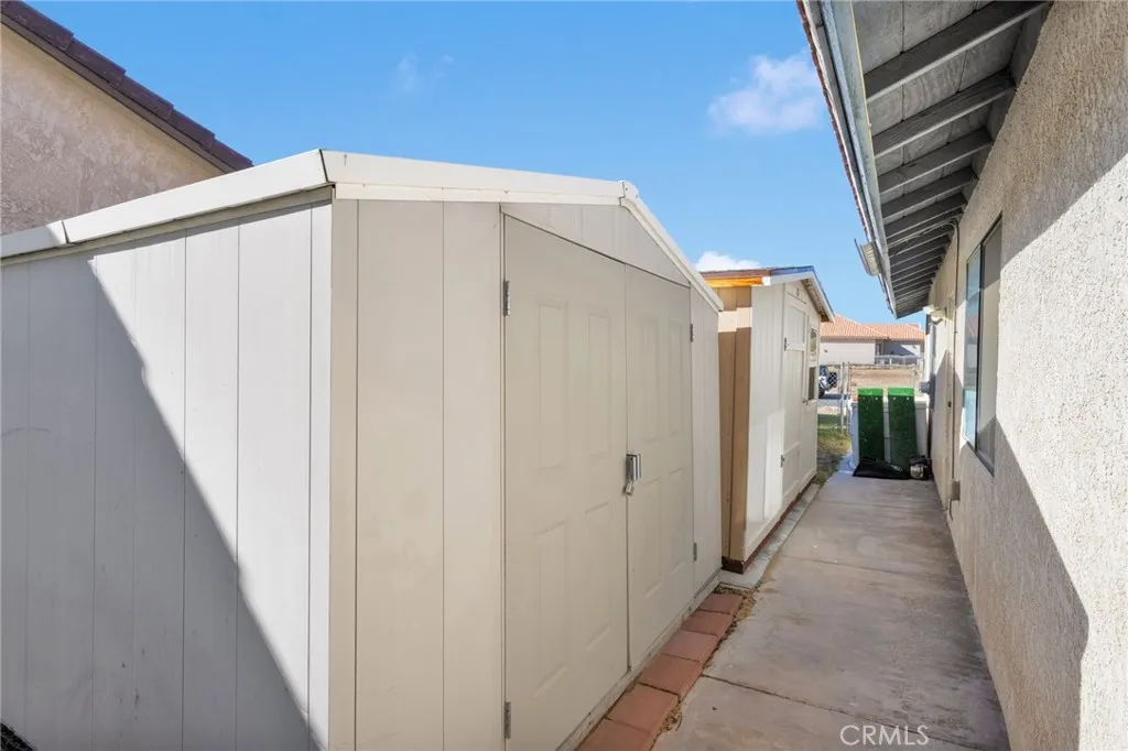 27325 Strawberry, Helendale, California 92342 home-pic-42