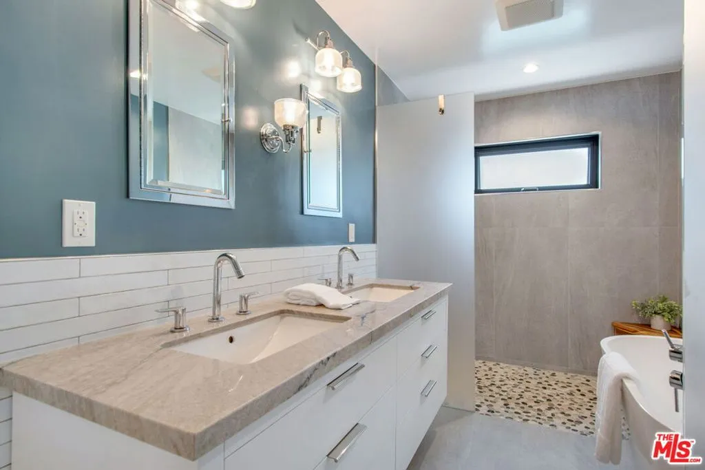 3558 S Muirfield Road, Los Angeles, California 90016 home-pic-26