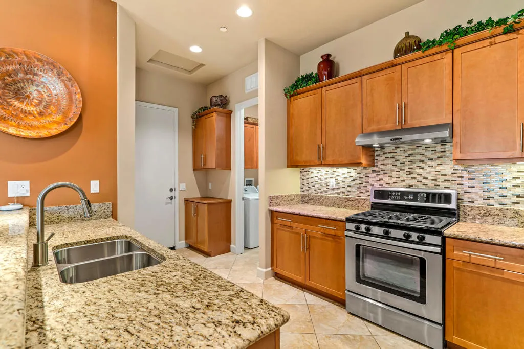 81921 Corte Valdemoro, Indio, California 92203 home-pic-19
