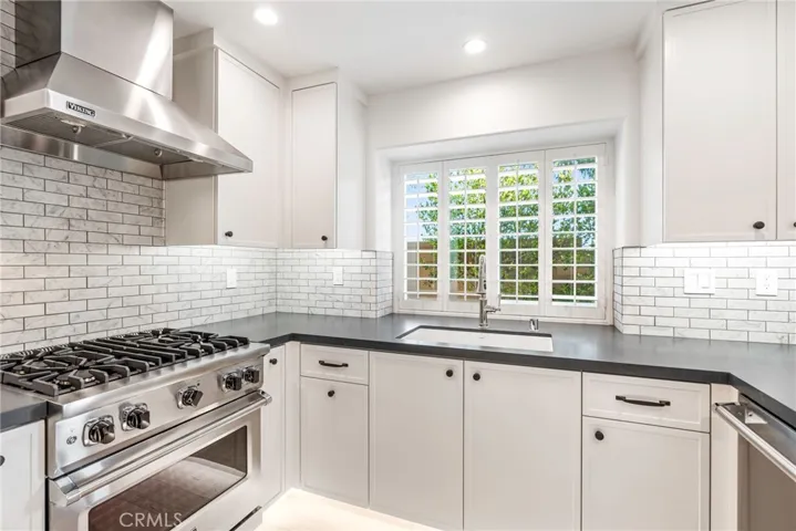 2750 Point Del Mar, Corona Del Mar, California 92625
