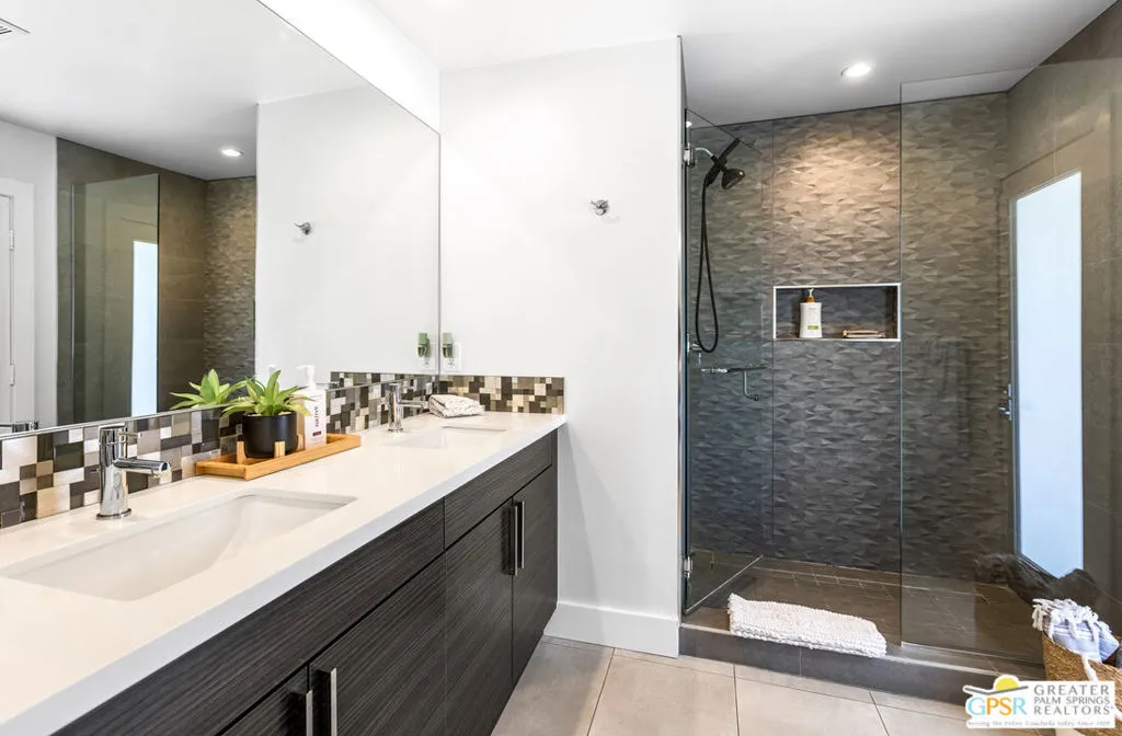 932 N Camino Condor, Palm Springs, California 92262 home-pic-18