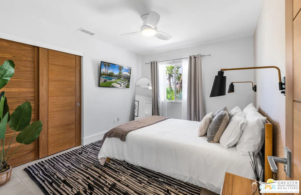 932 N Camino Condor, Palm Springs, California 92262 home-pic-19