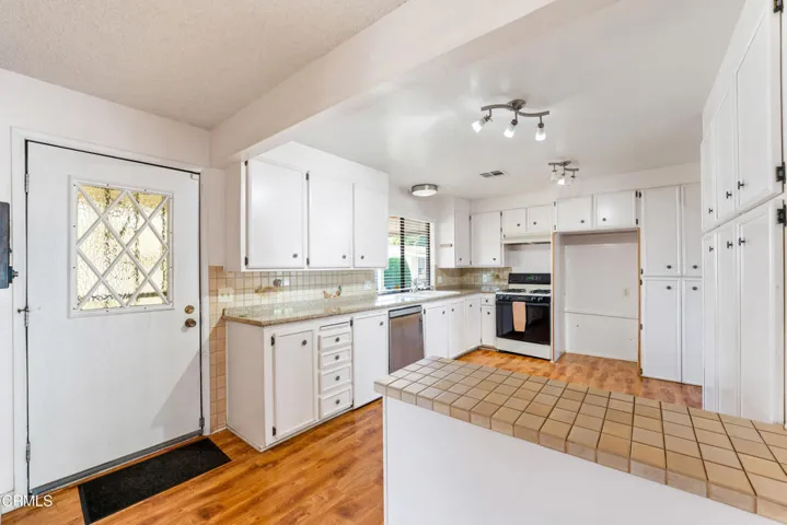 75 Poinsettia Gardens MLS-23