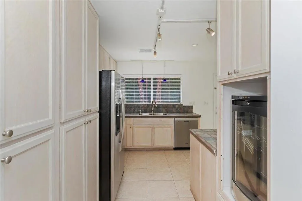 2183 E Paseo Gracia, Palm Springs, California 92262 home-pic-13