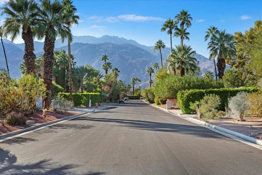2183 E Paseo Gracia, Palm Springs, California 92262 home-pic-39