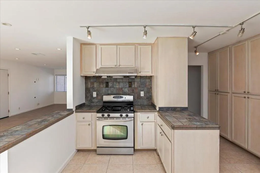 2183 E Paseo Gracia, Palm Springs, California 92262 home-pic-11