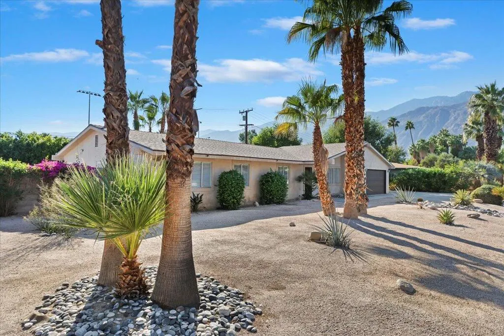 2183 E Paseo Gracia, Palm Springs, California 92262 home-pic-37