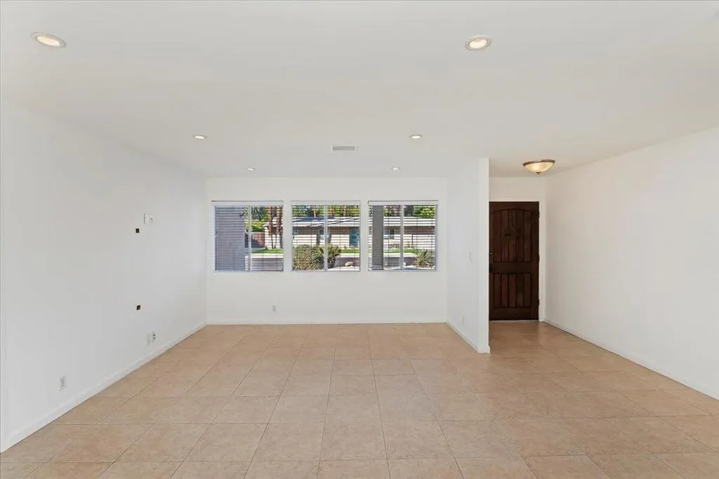 2183 E Paseo Gracia, Palm Springs, California 92262 home-pic-5