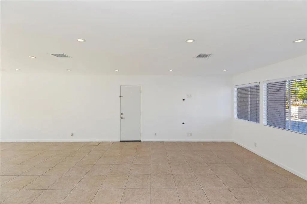 2183 E Paseo Gracia, Palm Springs, California 92262 home-pic-17
