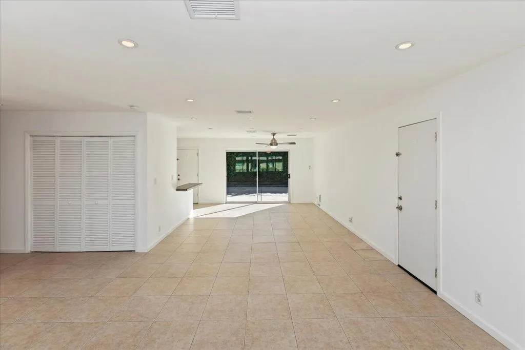 2183 E Paseo Gracia, Palm Springs, California 92262 home-pic-6