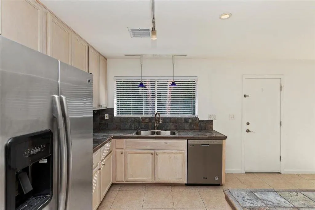 2183 E Paseo Gracia, Palm Springs, California 92262 home-pic-12