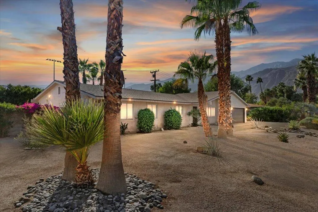 2183 E Paseo Gracia, Palm Springs, California 92262 home-pic-1