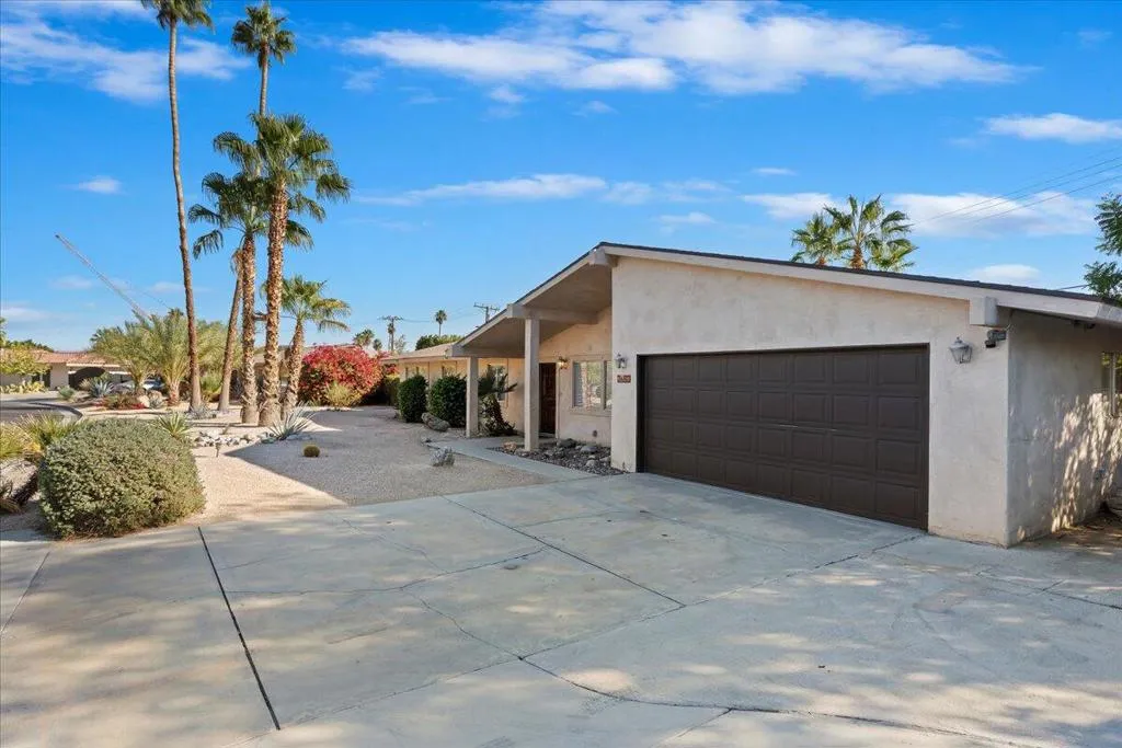 2183 E Paseo Gracia, Palm Springs, California 92262 home-pic-38
