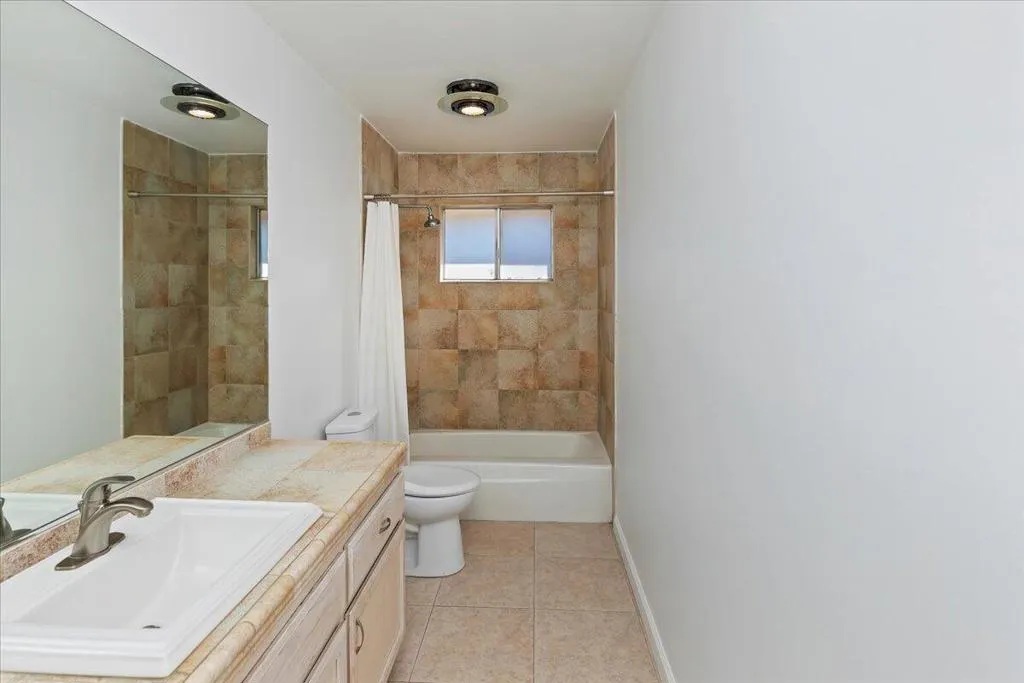 2183 E Paseo Gracia, Palm Springs, California 92262 home-pic-19