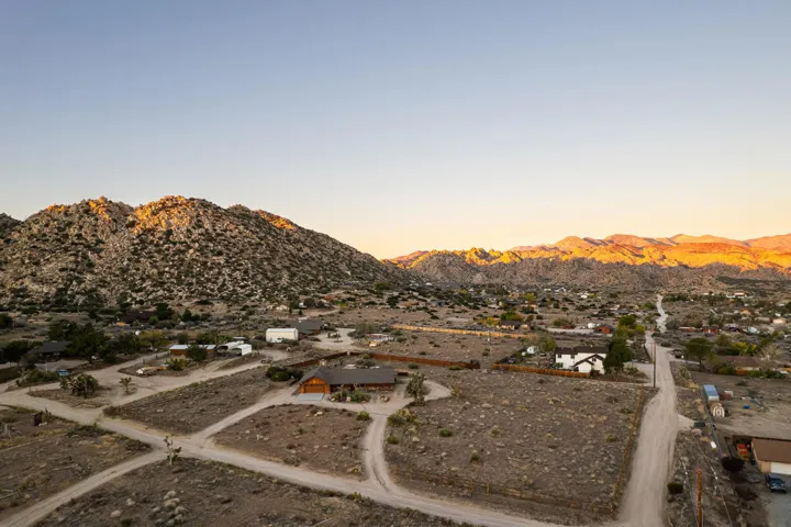 5544 Roy Rogers Road, Pioneertown