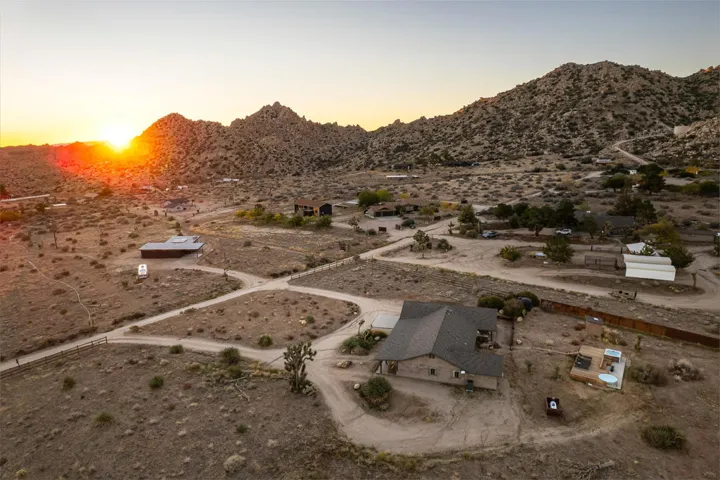 5544 Roy Rogers Road, Pioneertown