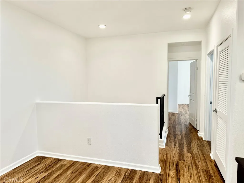 7600 N Courage Way, Van Nuys, California 91405 home-pic-16