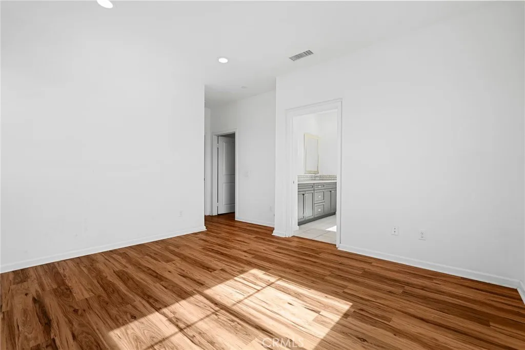 7600 N Courage Way, Van Nuys, California 91405 home-pic-17